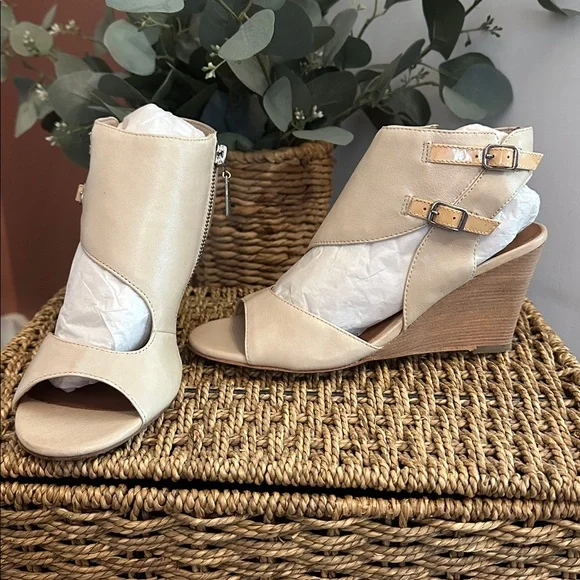 NWT Max Bernson sidecar bone leather zipper peep toe buckles 6M 3” heel sandals - Picture 3 of 15